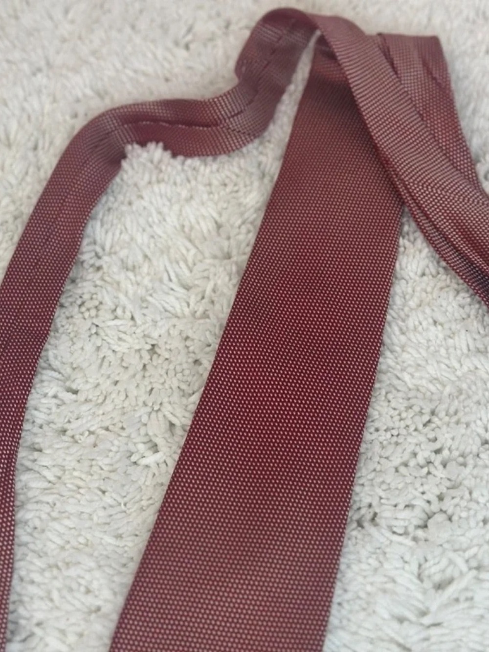 Men's Textured Burgundy Tie - Classic Formal Accessory